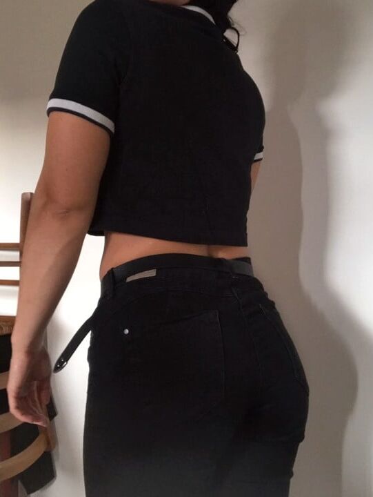 lili sneakersaddict