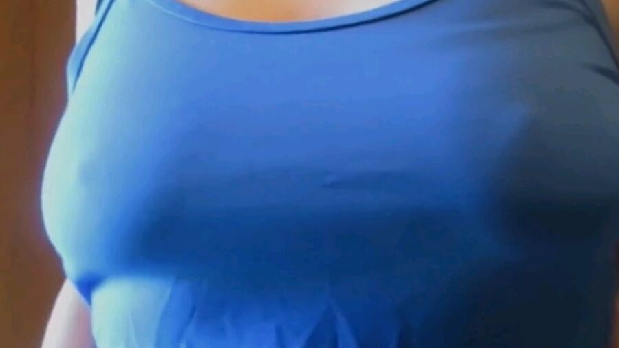 ELENA pezones azules