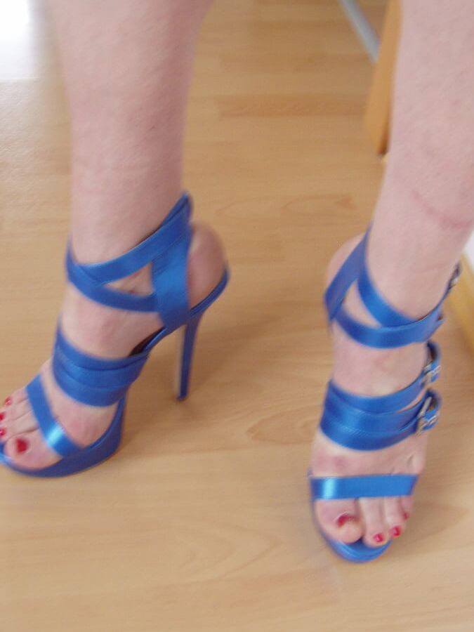 HEELS