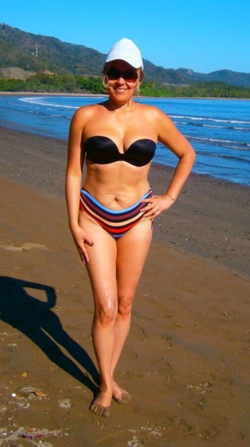 Milf latina with big boobs