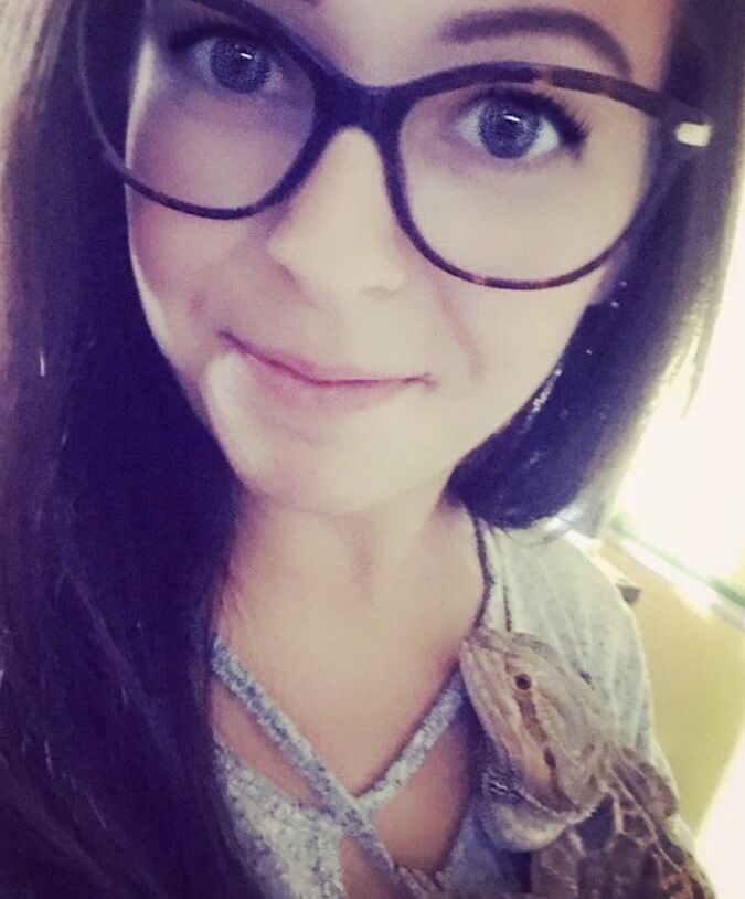 Webslut Lindsey Holler from Barrie Ontario