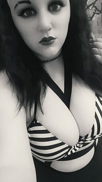 Amateur Goth Slut