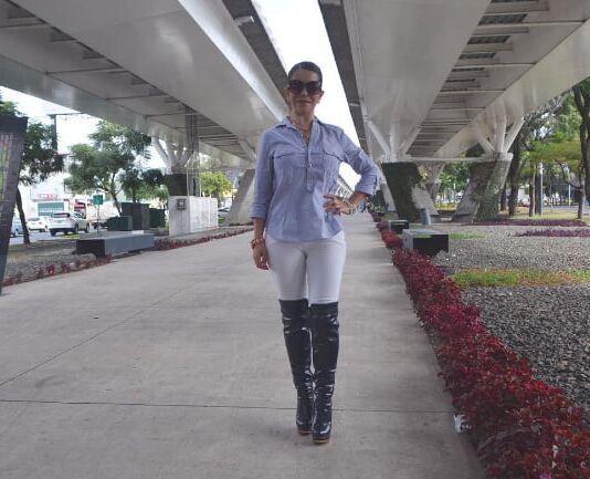 Insta Milf Wearing Boots