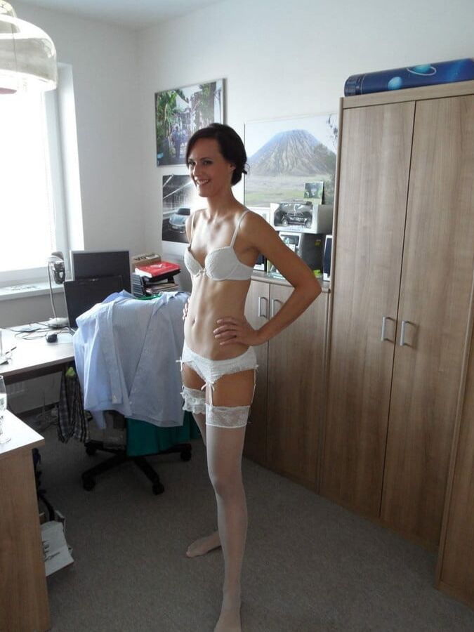 More Amteurs in White Stockings &amp; Pantyhose