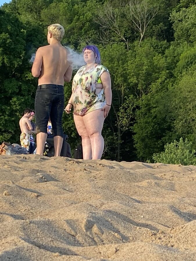 BBW BEACH BUTT SIGHTING