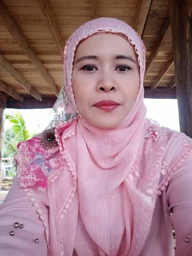 Ibu cantik tetek besar