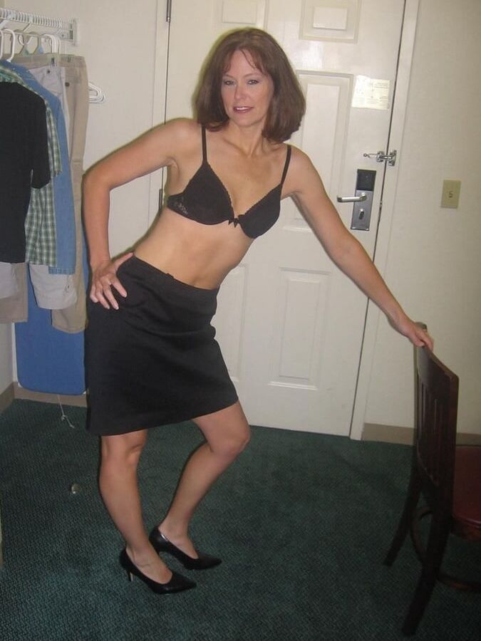 Hot MILF exposed