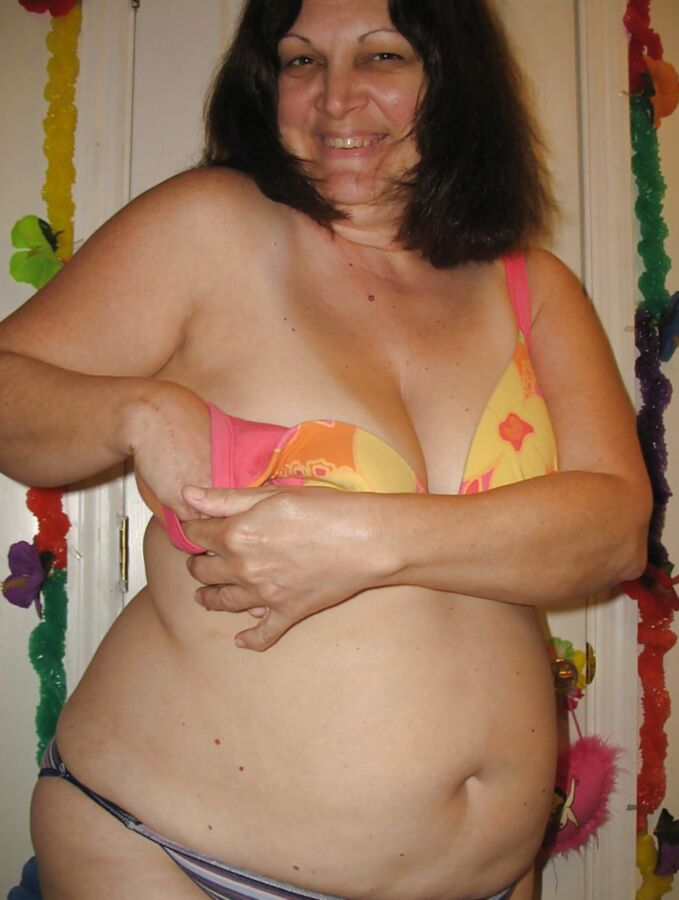 Turkish bbw milf legs skirt fat mom holiday wife blonde hot