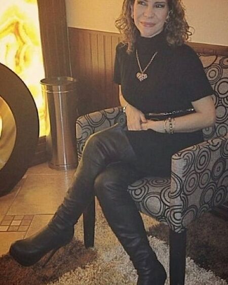 Insta Milf Wearing Boots
