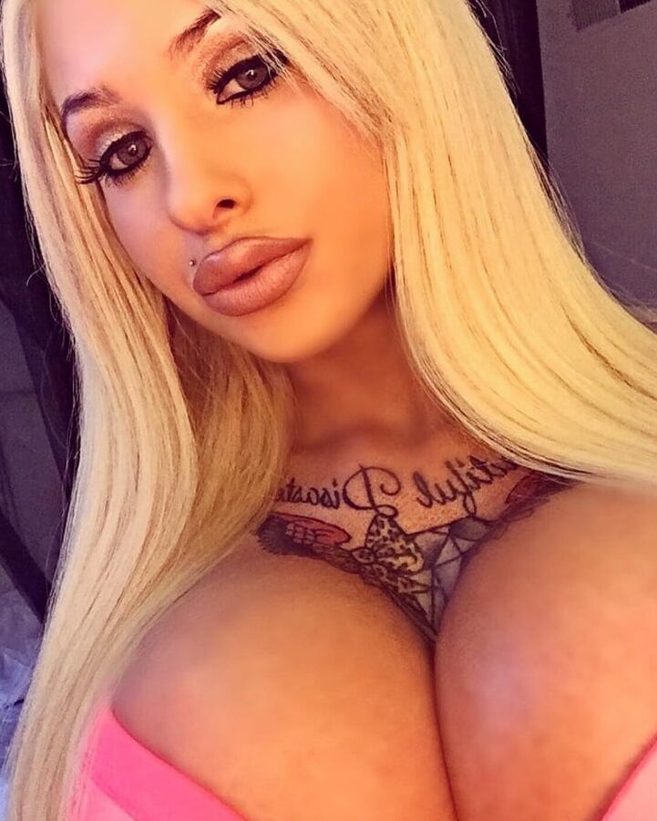 more sexy bimbos mmmmm
