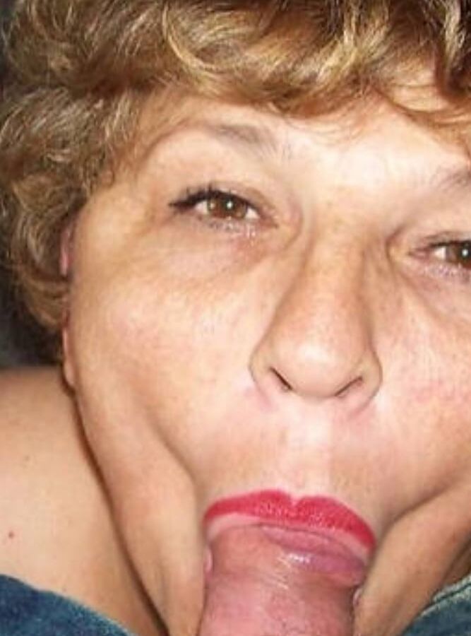Grannies love blowjob !!