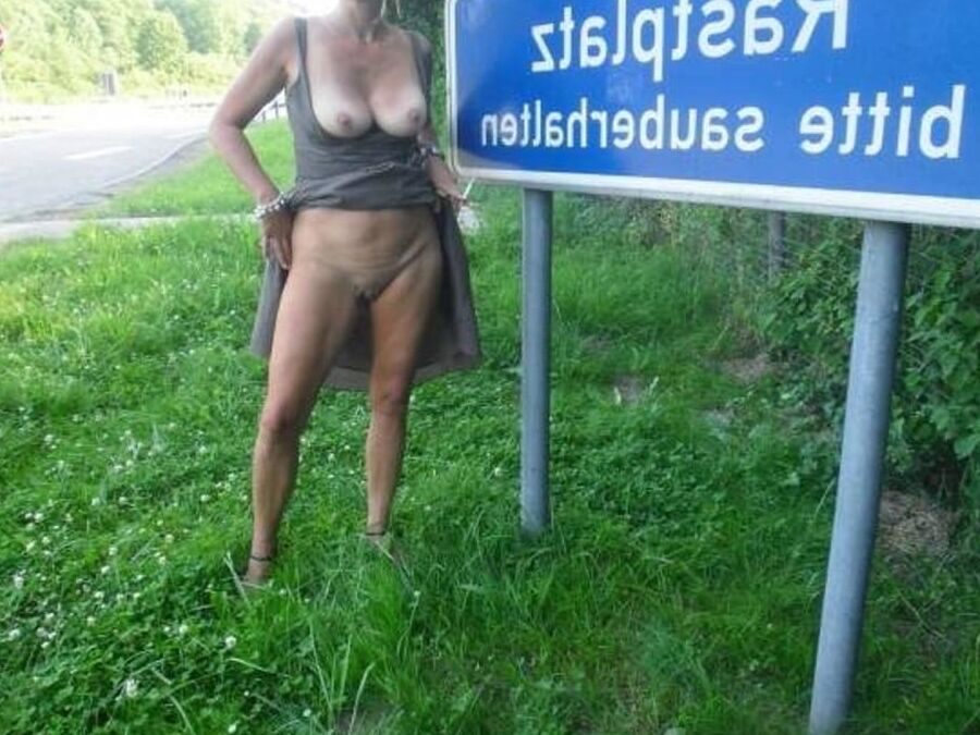 Flashing Outdoor With Cars