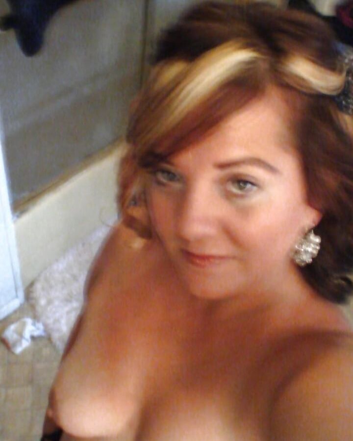 Kelly C ()