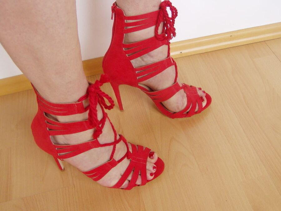 HEELS