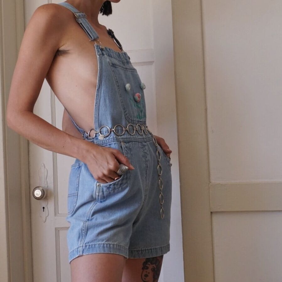 Modelling, selling clothes, natural pitted sexies