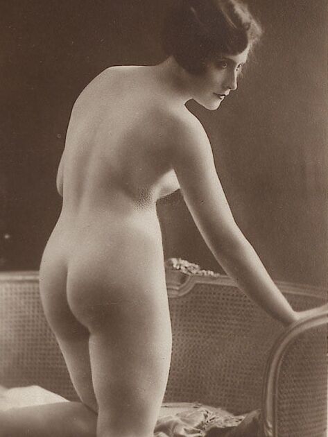 Vintage Nudes Backsides