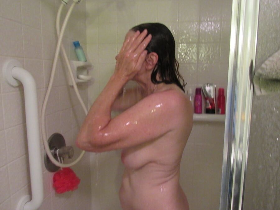 Matures in the shower
