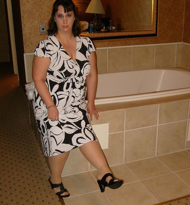 . Chubby wifes first net pics