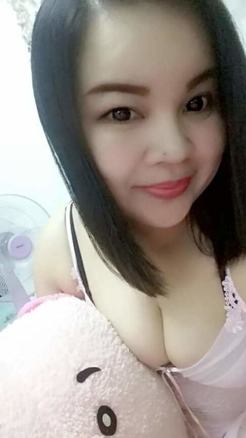 Ibu cantik berdada besar
