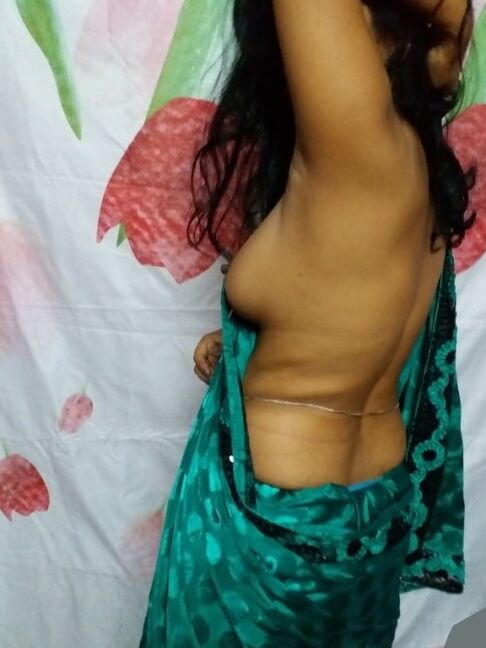 Desi Bhabhi Saree Strip sets