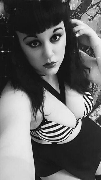 Amateur Goth Slut