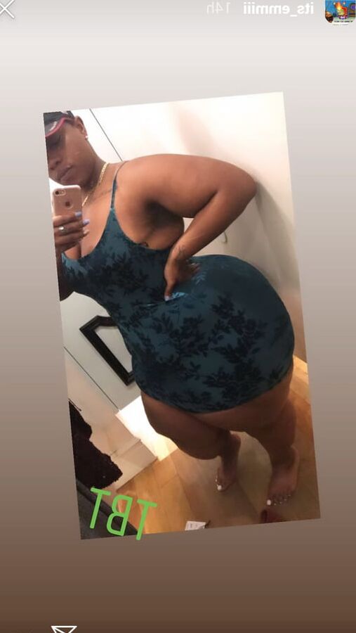 Thick legs Emerald