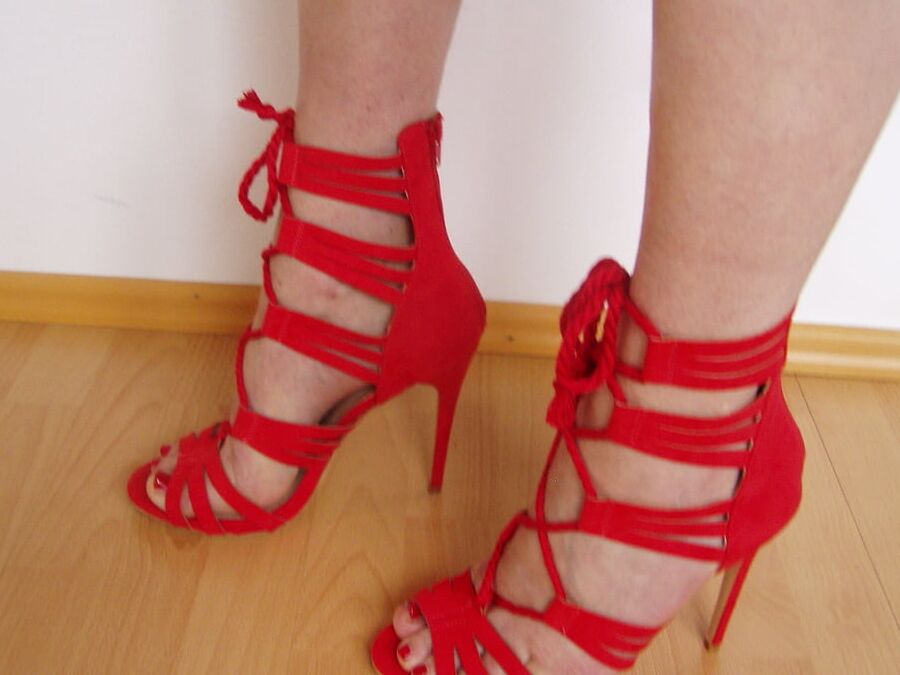 HEELS