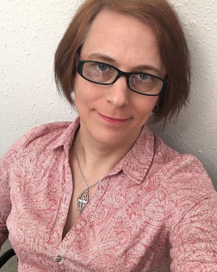 Amateur milf (cum on her face)