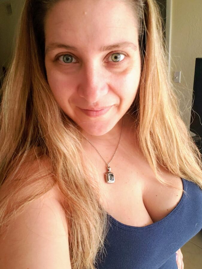 More Hot Amateur Moms