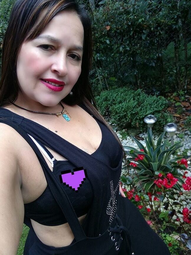 girasol robles mature ass culote bbw