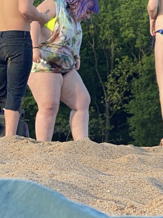 BBW BEACH BUTT SIGHTING