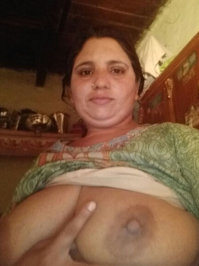 Sexy mature aunty