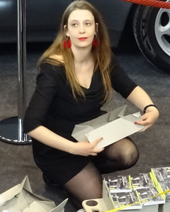 Exhibition Cunt in Pantyhose