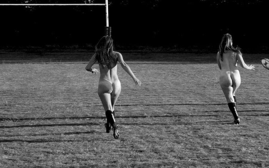 SekushiLover - Female Rugby Team Nude for Charity