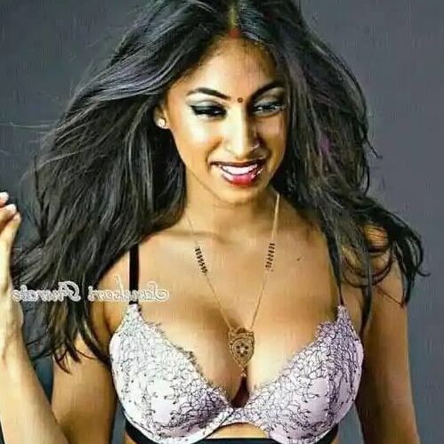 Sanskari aurtein bitch