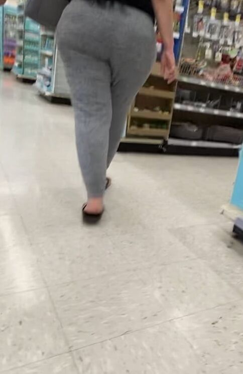 Random BBW and Pawg Asses Young and Mature Thick Milf Gilf