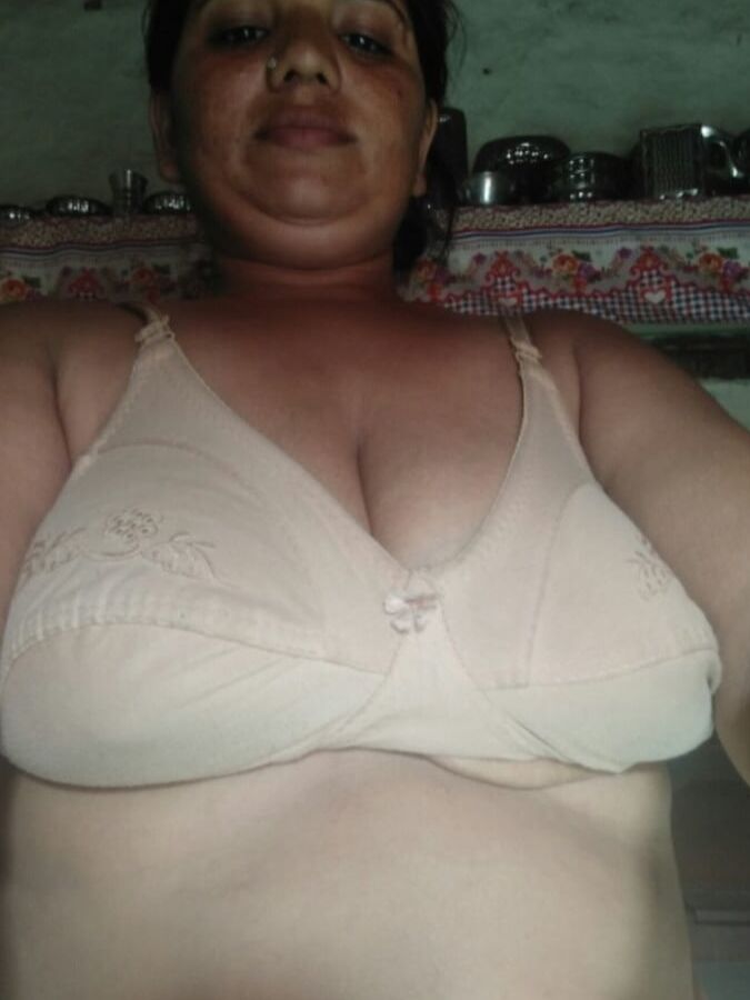 Sexy mature aunty