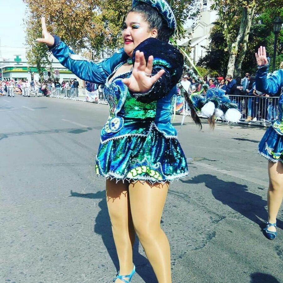 caporales in pantyhose