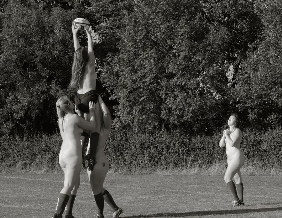 SekushiLover - Female Rugby Team Nude for Charity