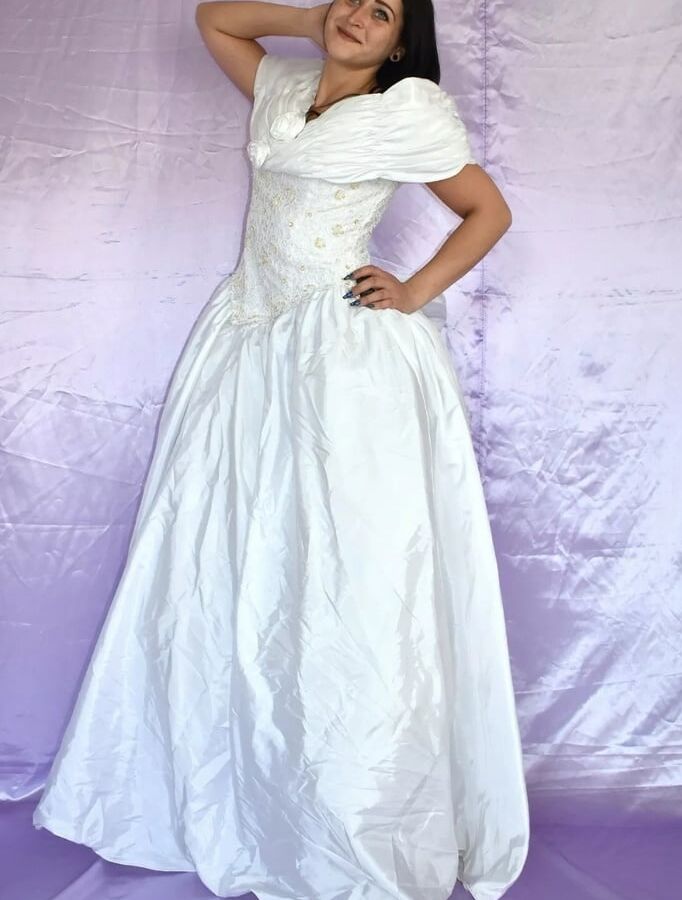 Silky wedding bride gowns &amp; dresses