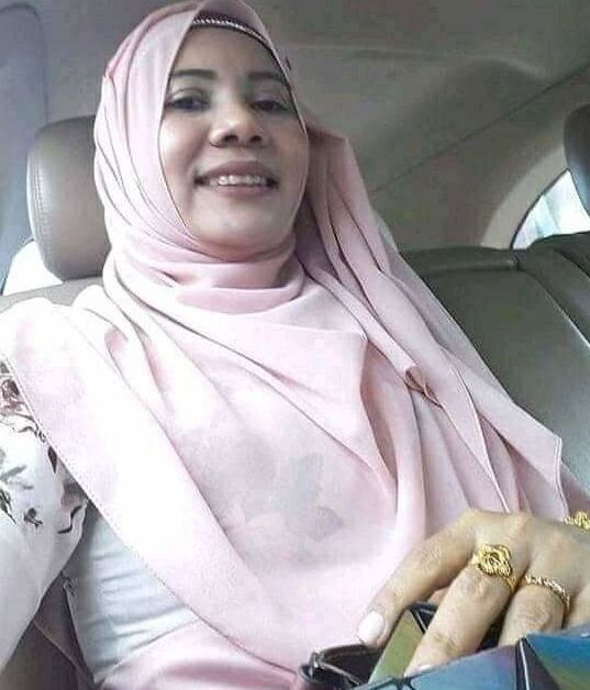 Ibu cantik tetek besar