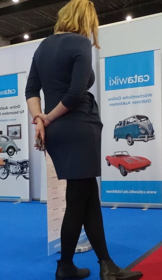 Exhibition Cunt in Pantyhose