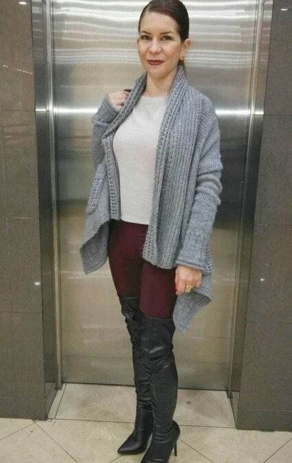 Insta Milf Wearing Boots