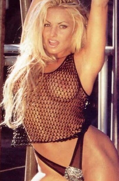 Tris stratus sexy hot