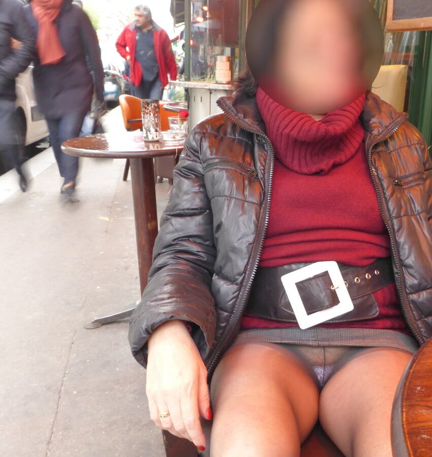 Oops, her panties on show