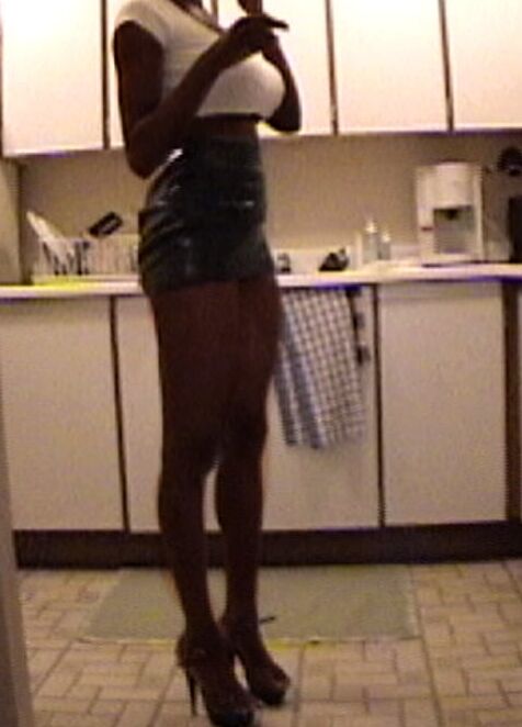DAMN SHE GOT DAT WORK