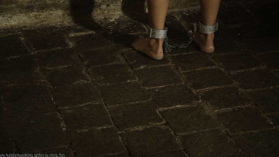 Shackled in the stables (screenshot)