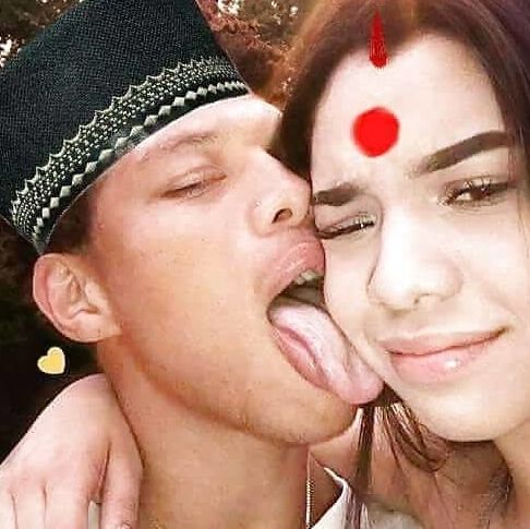 Sanskari aurtein bitch