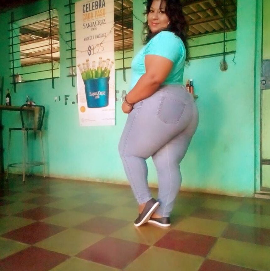 paulina fuentes culona jarocha ass bbw