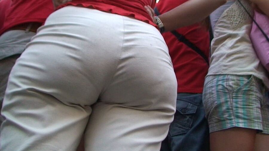 HAPPY ASS from GLUTEUS DIVINUS